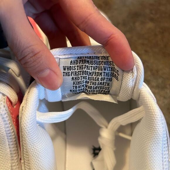 NWT Size 9 Passion of Christ - Resurrection Day
Chapel White / Glorious Sunset - Picture 5 of 12